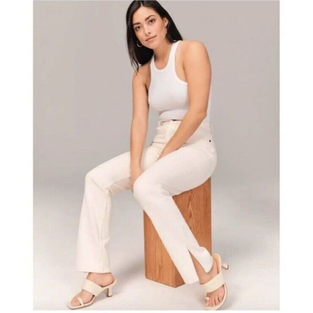 Abercrombie & Fitch 90s Straight Ultra High Rise Jeans Cream 30x32 Slit Hem